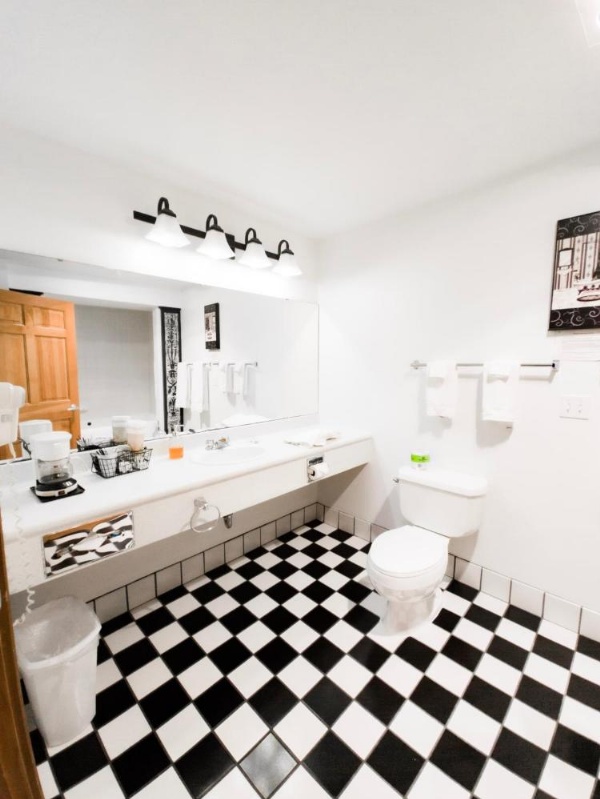 Nuk's Executive Suites image 44