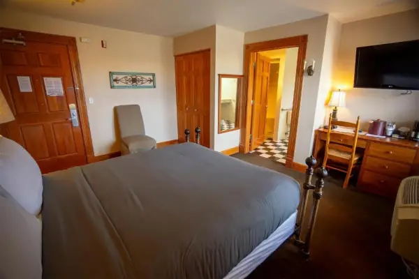 Nuk's Executive Suites 10