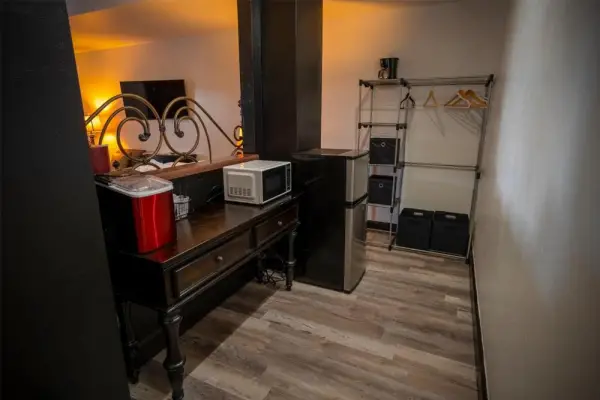 Nuk's Executive Suites 4